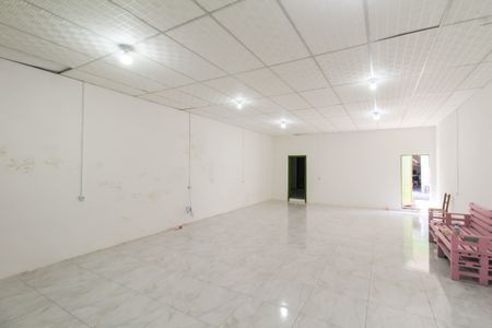 Casa à venda com 306m², 2 quartos e 1 vaga Casa à venda com 306m², 2 quartos e 1 vagaGaragem