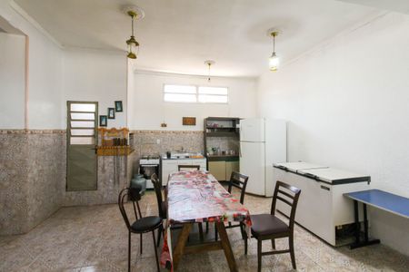 Casa à venda com 306m², 2 quartos e 1 vaga Casa à venda com 306m², 2 quartos e 1 vagaSala/Cozinha