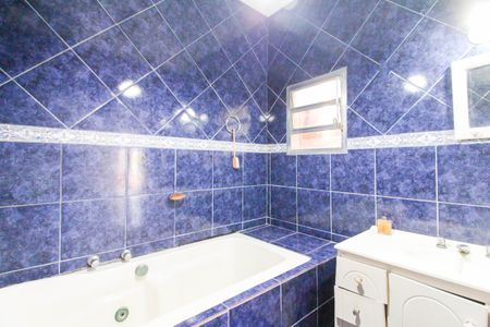 Casa à venda com 306m², 2 quartos e 1 vaga Casa à venda com 306m², 2 quartos e 1 vagaBanheiro