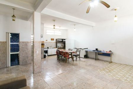 Casa à venda com 306m², 2 quartos e 1 vaga Casa à venda com 306m², 2 quartos e 1 vagaSala/Cozinha