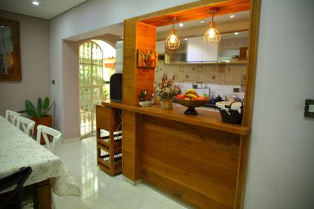 Casa à venda com 167m², 2 quartos e 3 vagasCozinha 