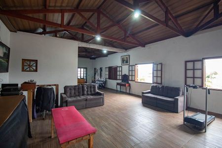 Casa à venda com 308m², 5 quartos e 2 vagasSala 2