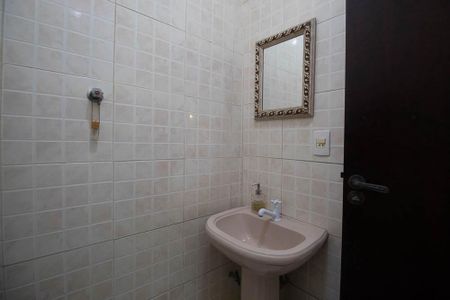 Casa à venda com 308m², 5 quartos e 2 vagasBanheiro 4