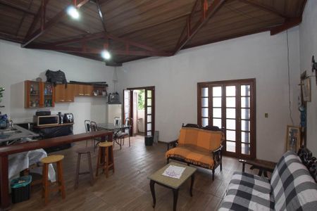 Casa à venda com 308m², 5 quartos e 2 vagasCozinha 2