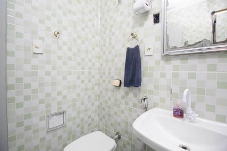 Casa à venda com 308m², 5 quartos e 2 vagasBanheiro 1 