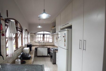 Casa à venda com 308m², 5 quartos e 2 vagasCozinha 