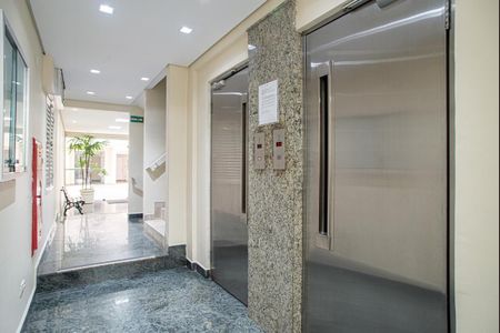 Apartamento para alugar com 60m², 2 quartos e sem vagaÁrea comum - Elevadores