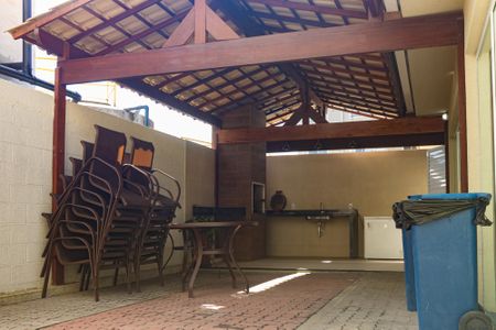 Apartamento para alugar com 65m², 2 quartos e 1 vagaÁrea comum - Churrasqueira