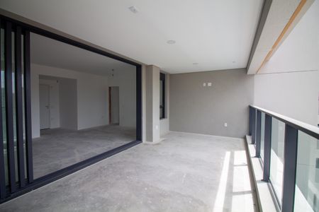 Apartamento à venda com 151m², 3 quartos e 2 vagasVaranda