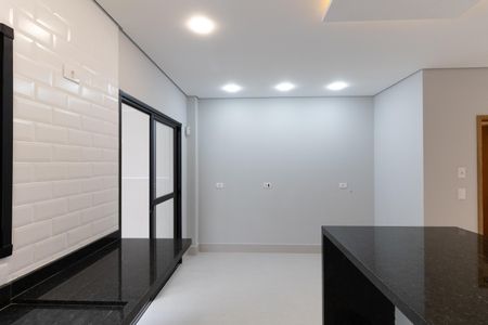 Casa à venda com 120m², 3 quartos e 2 vagas Casa à venda com 120m², 3 quartos e 2 vagasCozinha