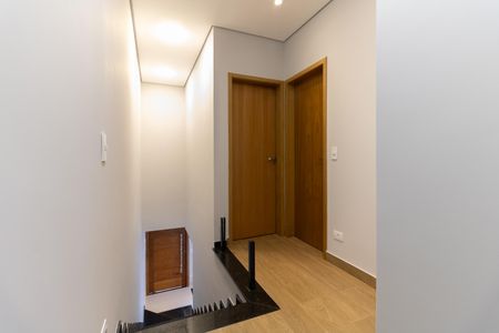 Casa à venda com 120m², 3 quartos e 2 vagas Casa à venda com 120m², 3 quartos e 2 vagasCorredor