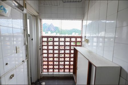 Apartamento à venda com 67m², 2 quartos e 1 vagaÁrea de Serviço