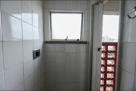 Apartamento à venda com 67m², 2 quartos e 1 vagaBanheiro de Serviço