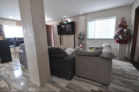 Casa à venda com 420m², 3 quartos e 3 vagasSala