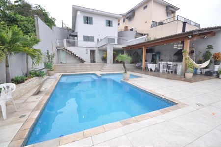 Casa à venda com 420m², 3 quartos e 3 vagasPiscina e churrasqueira