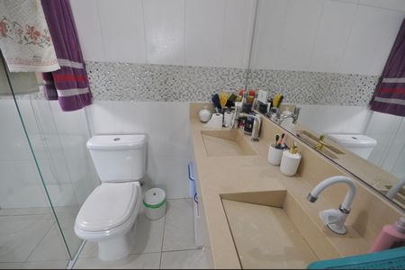 Casa à venda com 420m², 3 quartos e 3 vagasBanheiro do Quarto Suíte