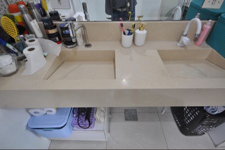 Casa à venda com 420m², 3 quartos e 3 vagasBanheiro do Quarto Suíte