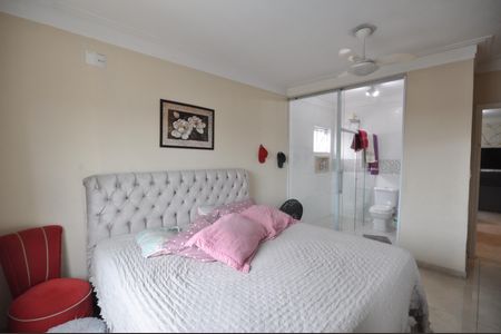 Casa à venda com 420m², 3 quartos e 3 vagasQuarto Suíte