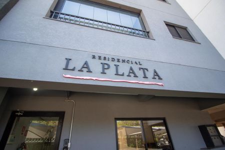 Apartamento para alugar com 60m², 2 quartos e 1 vaga Apartamento para alugar com 60m², 2 quartos e 1 vagaFachada