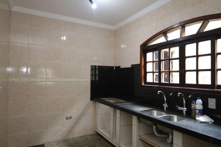 Casa para alugar com 750m², 3 quartos e 8 vagasCozinha