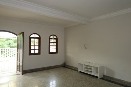 Casa para alugar com 750m², 3 quartos e 8 vagasSala
