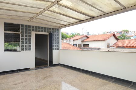 Casa para alugar com 750m², 3 quartos e 8 vagasÁrea de Serviço