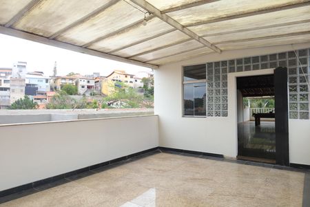 Casa para alugar com 750m², 3 quartos e 8 vagasÁrea de Serviço