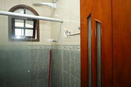 Casa para alugar com 750m², 3 quartos e 8 vagasBanheiro 2