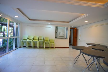 Apartamento para alugar com 70m², 2 quartos e 1 vagaÁrea comum - Salão de festas