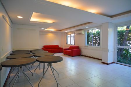 Apartamento para alugar com 70m², 2 quartos e 1 vagaÁrea comum - Salão de festas