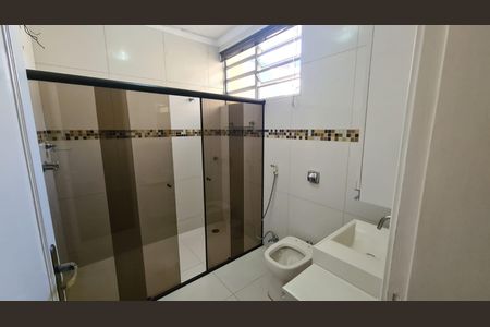 Casa para alugar com 400m², 5 quartos e 5 vagasBanheiro 3