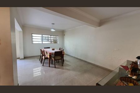 Casa para alugar com 400m², 5 quartos e 5 vagasCozinha