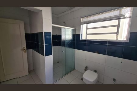 Casa para alugar com 400m², 5 quartos e 5 vagasBanheiro 1