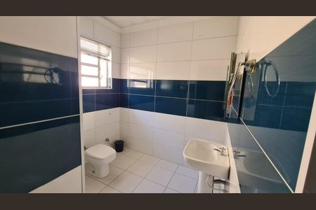 Casa para alugar com 400m², 5 quartos e 5 vagasBanheiro 1