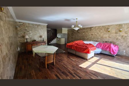 Casa para alugar com 400m², 5 quartos e 5 vagasSala de estar