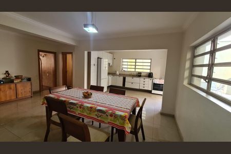 Casa para alugar com 400m², 5 quartos e 5 vagasCozinha