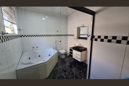 Casa para alugar com 400m², 5 quartos e 5 vagasBanheiro 2