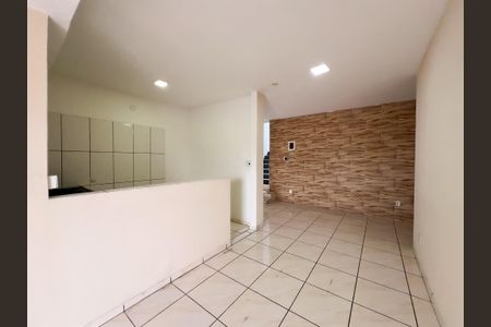 Sala de casa para alugar com 2 quartos, 180m² em Jardim Nova Espirito Santo, Valinhos