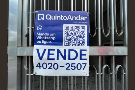 Casa à venda com 200m², 2 quartos e 2 vagas Casa à venda com 200m², 2 quartos e 2 vagasPlaca