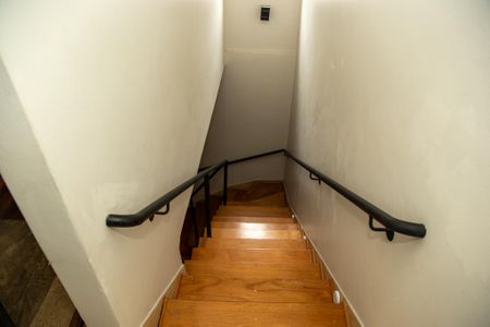 Casa à venda com 190m², 1 quarto e 2 vagasEscada