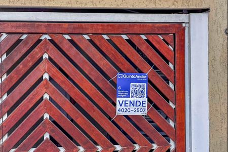 Casa à venda com 121m², 2 quartos e 2 vagas Casa à venda com 121m², 2 quartos e 2 vagasPlaca Instalada na Fachada