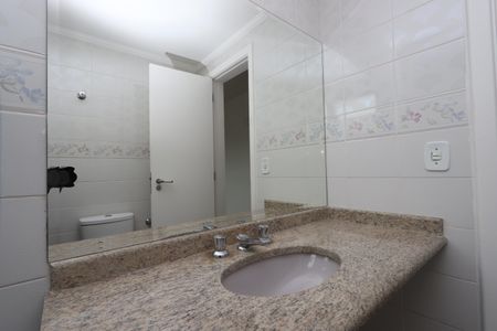 Apartamento à venda com 440m², 5 quartos e 5 vagasBanheiro da Suíte 2