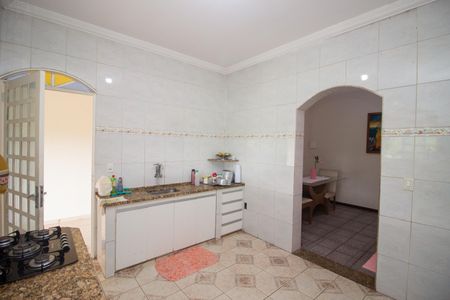 Casa para alugar com 360m², 3 quartos e 4 vagas Casa para alugar com 360m², 3 quartos e 4 vagasCozinha e Copa