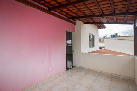 Casa para alugar com 360m², 3 quartos e 4 vagas Casa para alugar com 360m², 3 quartos e 4 vagasVaranda da Sala 2