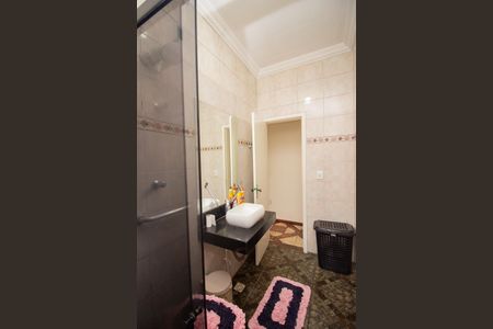 Casa para alugar com 360m², 3 quartos e 4 vagas Casa para alugar com 360m², 3 quartos e 4 vagasBanheiro Social