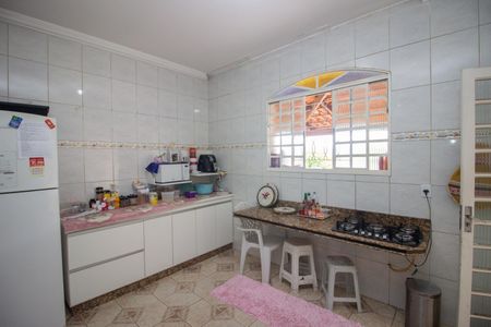 Casa para alugar com 360m², 3 quartos e 4 vagas Casa para alugar com 360m², 3 quartos e 4 vagasCozinha e Copa
