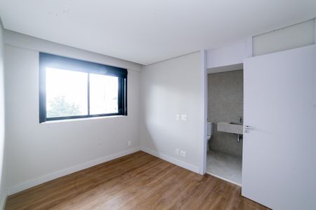 Apartamento à venda com 150m², 3 quartos e 3 vagas Apartamento à venda com 150m², 3 quartos e 3 vagasSuíte 2
