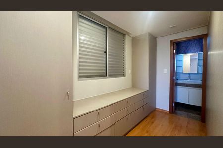 Apartamento para alugar com 210m², 4 quartos e 3 vagasQuarto 