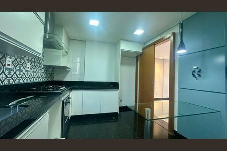 Apartamento para alugar com 210m², 4 quartos e 3 vagasCozinha 