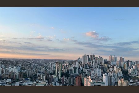 Apartamento para alugar com 210m², 4 quartos e 3 vagasVista 